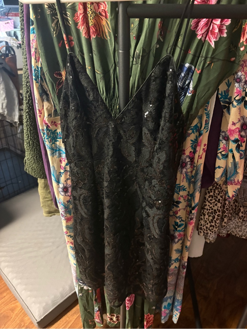 Tobi Black Sequin Lace Slip formalMini Dress with V-Neck size small.